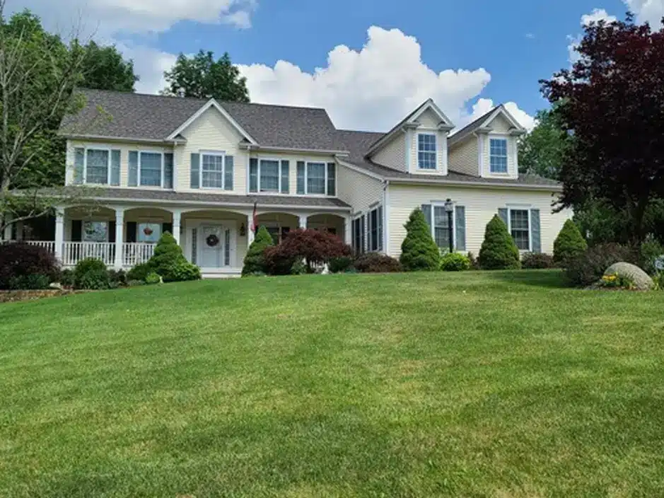 Roofing project gallery image 16