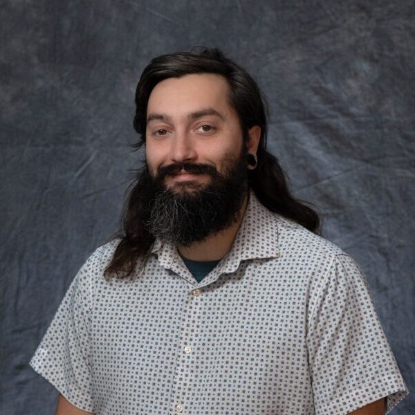 Derek R