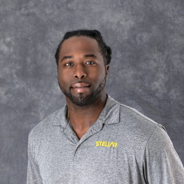 Derrick R